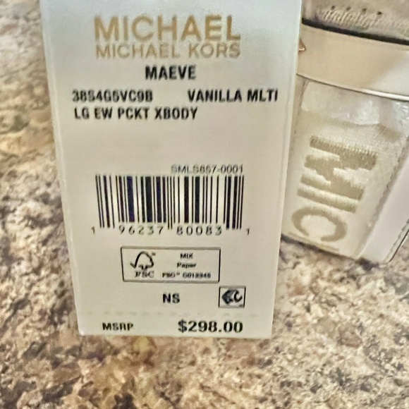 NWT Jet Set Large Printed Logo Crossbody Bag - Vanilla - Picture 4 of 4